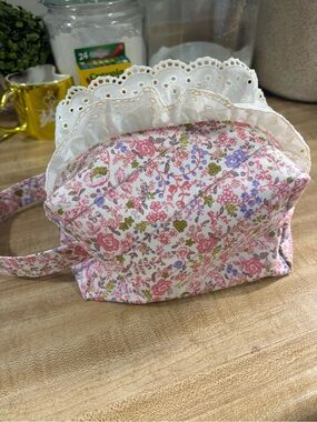 Floral Makeup boxy bag